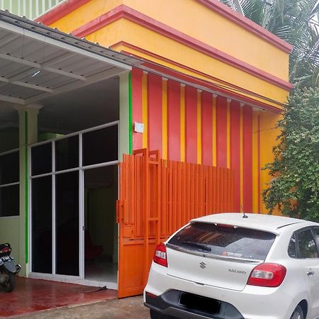 Hotel Reddoorz Syariah At Shakira Alesha Enggal Bandar Lampung Exterior foto