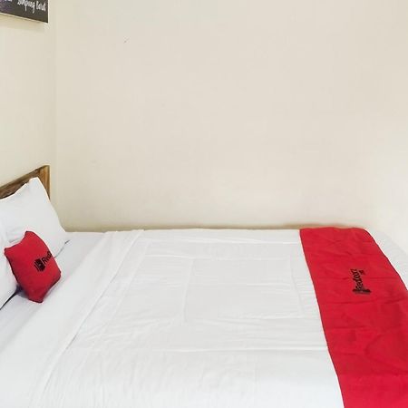 Hotel Reddoorz Syariah At Shakira Alesha Enggal Bandar Lampung Exterior foto